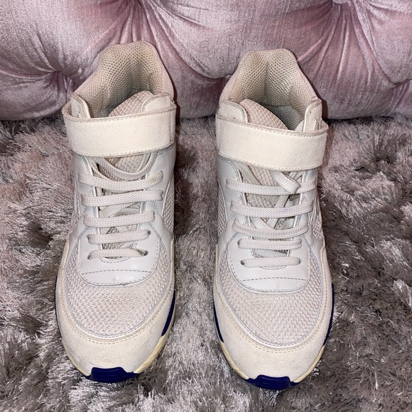 RARE CHANEL TRAINERS. Size 35.5 - Picture 6 of 6